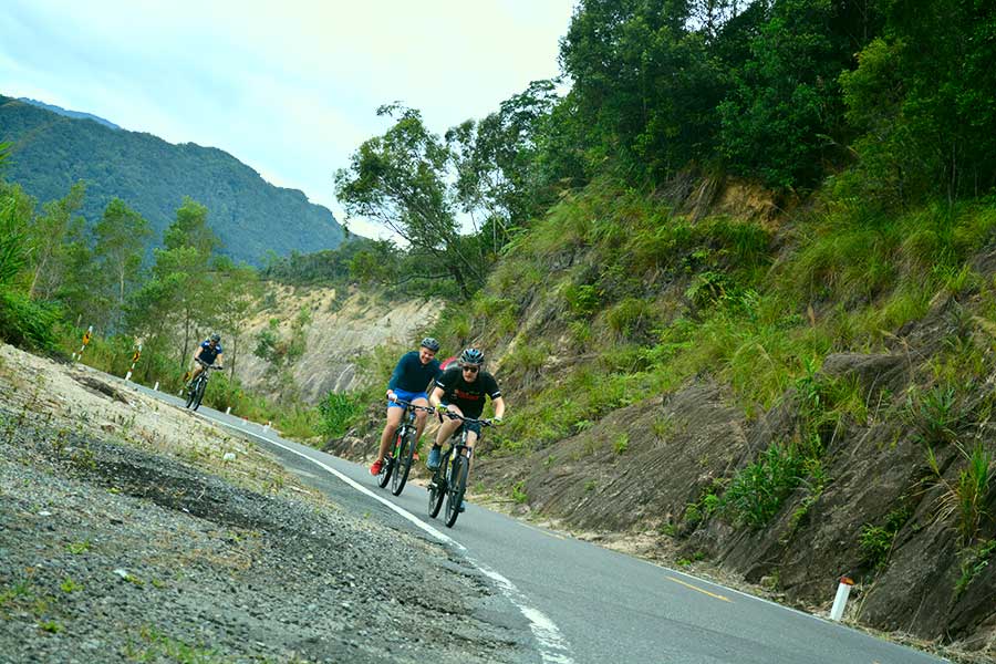 Best Vietnam Cycling Northeast Tour 15 Days